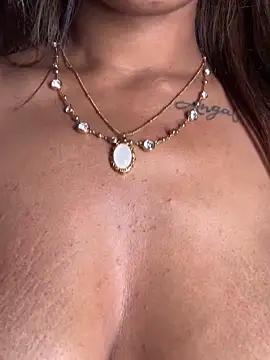 lilliiilliiillil live sex cam