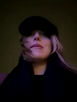 LoraaDoll live sex cam