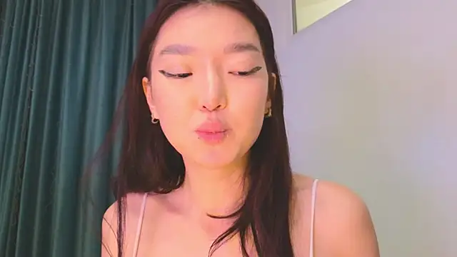 AudreyMell live sex cam