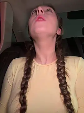 FroggyAnna live sex cam