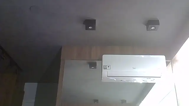 SkinnyKitten live sex cam