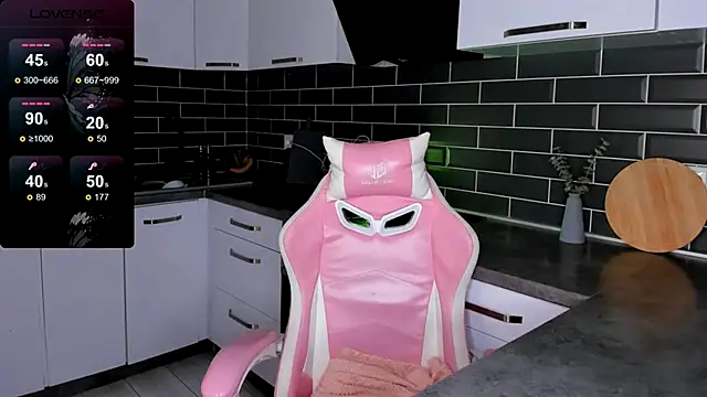 ShaiyaMinn3 live sex cam