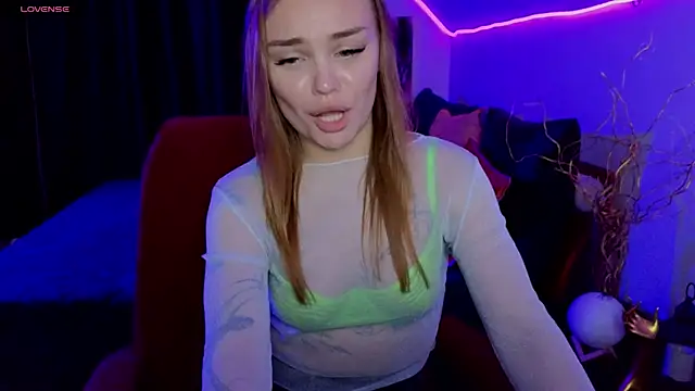 KitsyMoore live sex cam