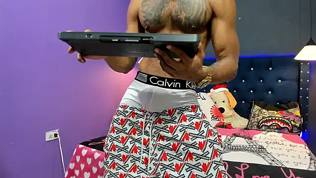 Salomon_koude live sex cam