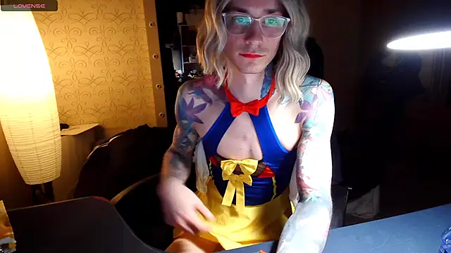 Julia_dolls live sex cam