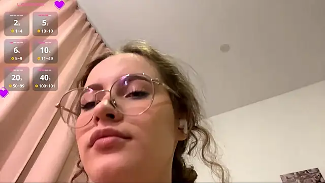 Kira_Sanders live sex cam