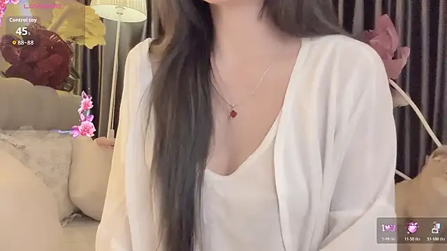 --102KymMiiss-- live sex cam