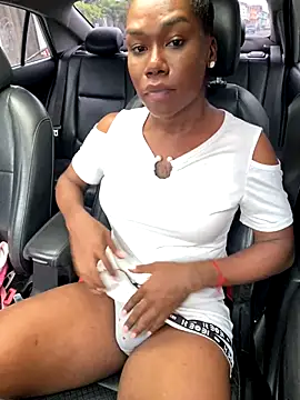 sweetsarabig22cm live sex cam