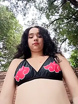 sweet_outdoor_charm live sex cam