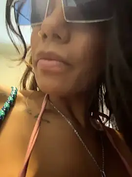 Sarajames live sex cam