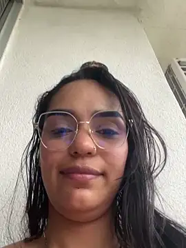 Sara-77 live sex cam