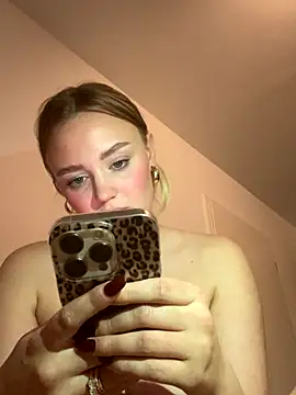 CherryEmmy live sex cam