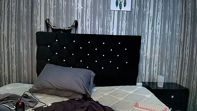 Alicee_Moonn live sex cam