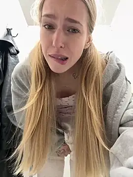 kira_mia live sex cam