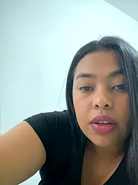 PUSHYLATE live sex cam