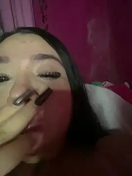 QueenYumi live sex cam
