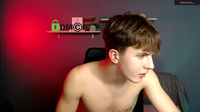 travis_wolf_ live sex cam