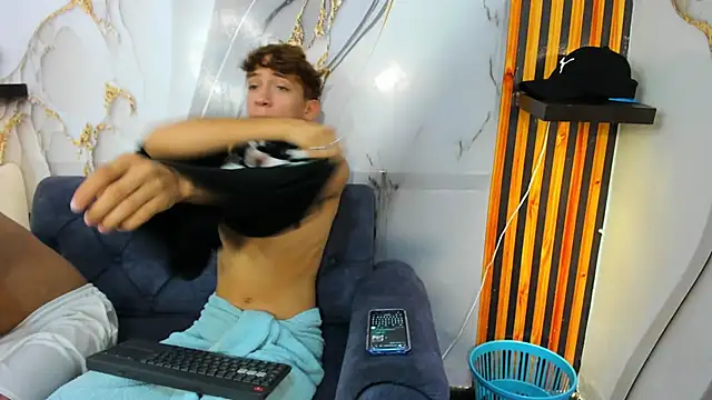 Alex_LatinBoy18 live sex cam