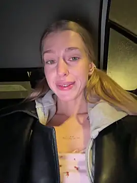 kira_mia live sex cam