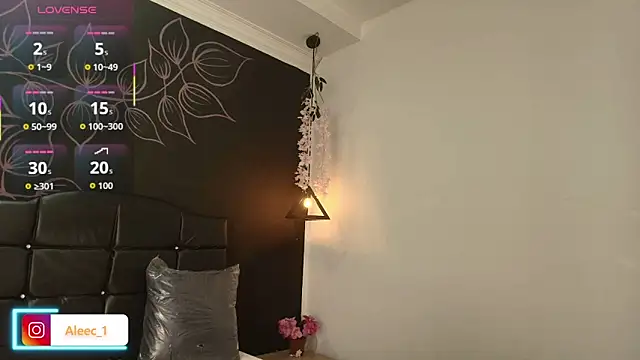 Aleecandrews live sex cam