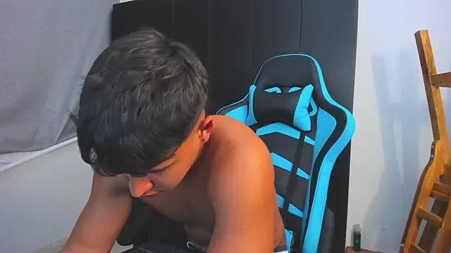 Bray_Kevin live sex cam