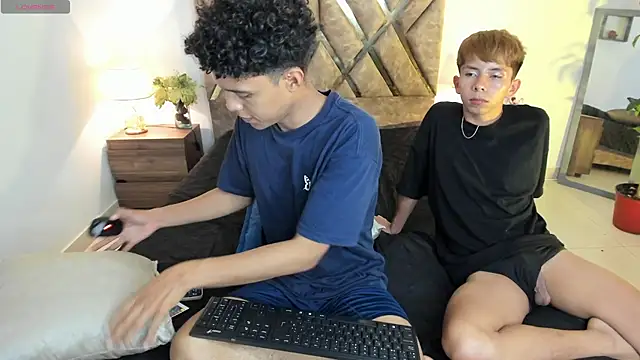 nickolas_moon live sex cam