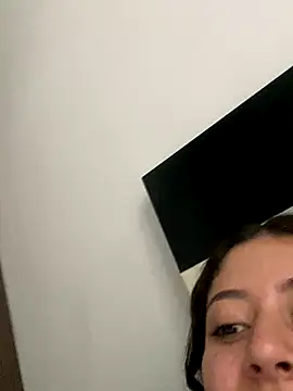 Scarlett_Noire_outdoors live sex cam