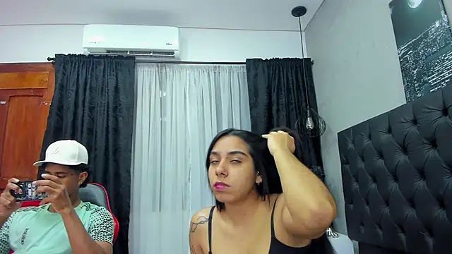 violet_and_myers live sex cam