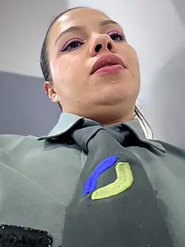 Ariana-07 live sex cam