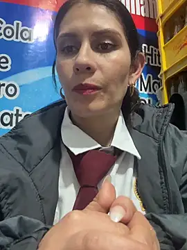 Alysson-- live sex cam