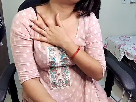 Vaani_09 live sex cam