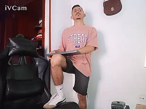 HomeAloneK live sex cam