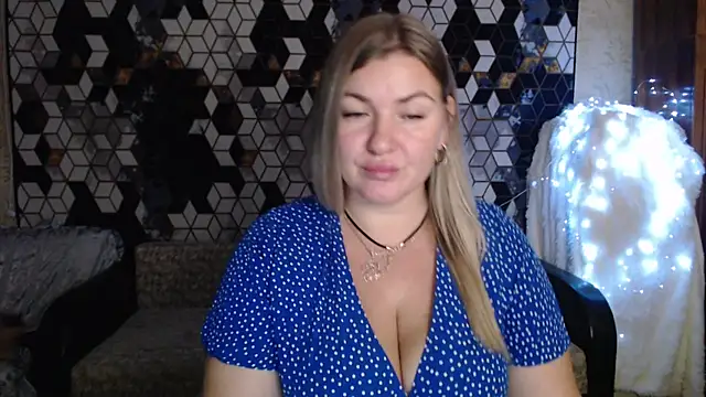 NikaSkylink live sex cam