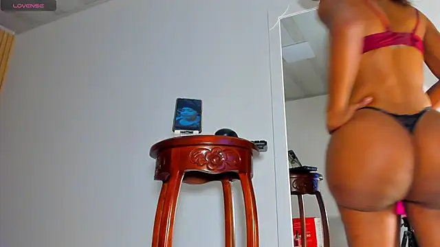 bella_tinkerbell_bahamas live sex cam