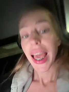 kira_mia live sex cam