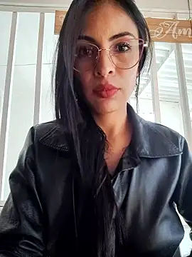 Astrid-- live sex cam