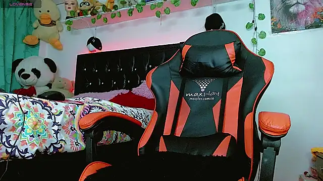 AlexdevilsHard live sex cam