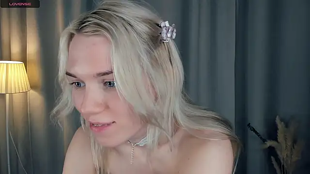 DianeHonnette live sex cam