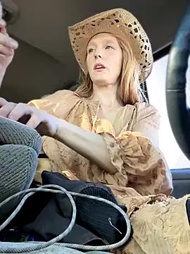 GoldenFlameGoddess live sex cam