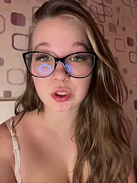 LittleChaosQueen live sex cam