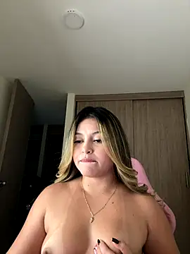 lunablossom_ live sex cam