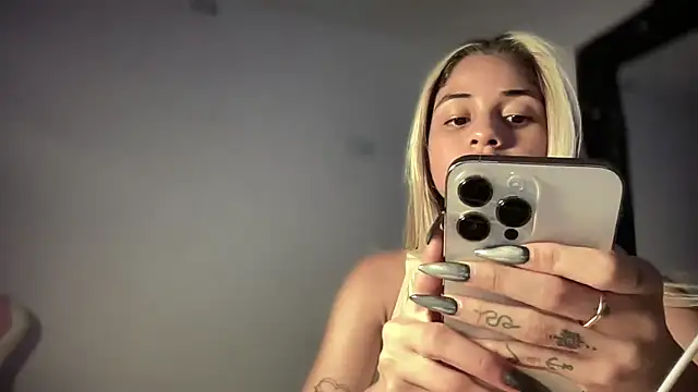 Susandolls live sex cam