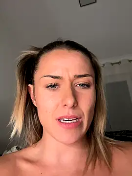 petrouchkaaa_ live sex cam