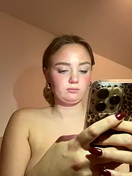 CherryEmmy live sex cam