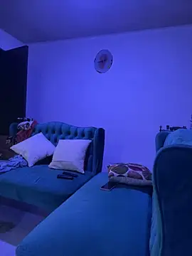 Izy_cute_ live sex cam