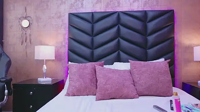 KeylaTompson live sex cam