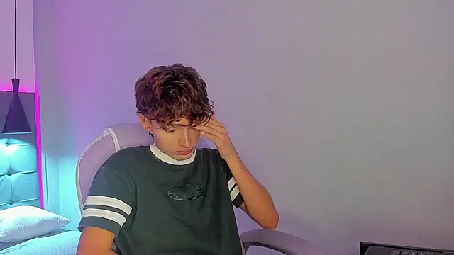 NicolasFerrer18 live sex cam