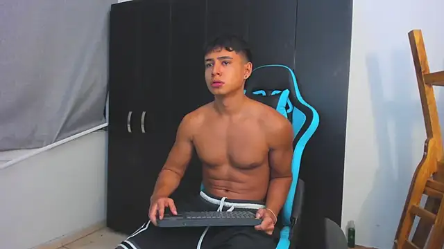 Bray_Kevin live sex cam