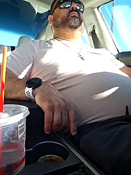 Roddog18 live sex cam