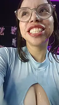 valentina_swallow live sex cam